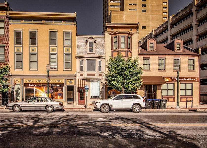 Illinois Harrisburg Exterior Detail