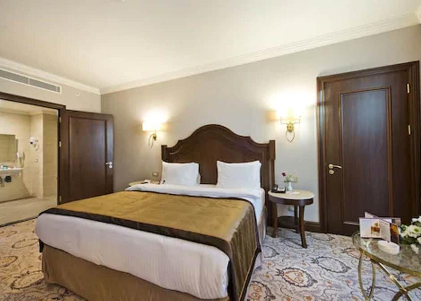 Van Van Room