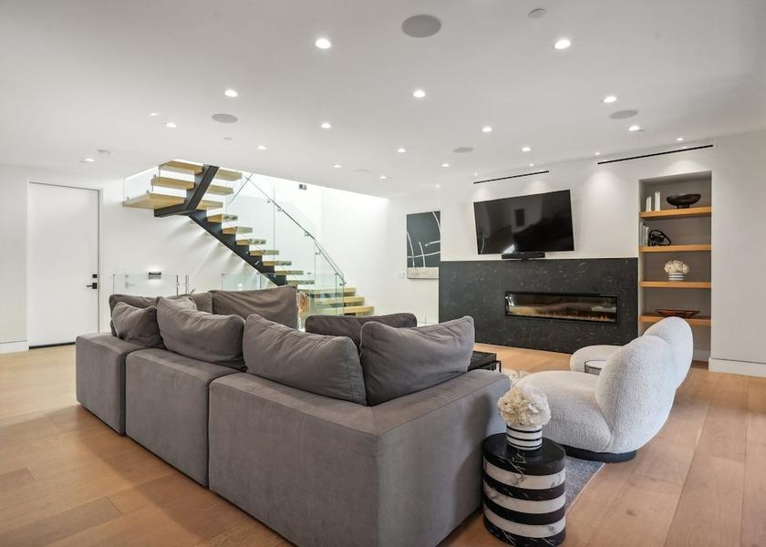 California Los Angeles Living Area