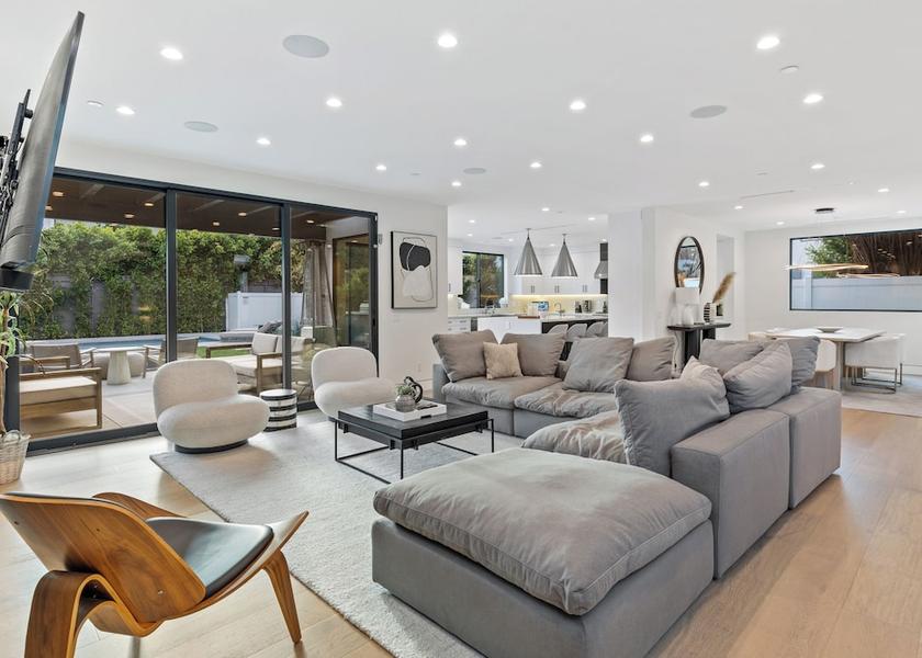 California Los Angeles Living Area