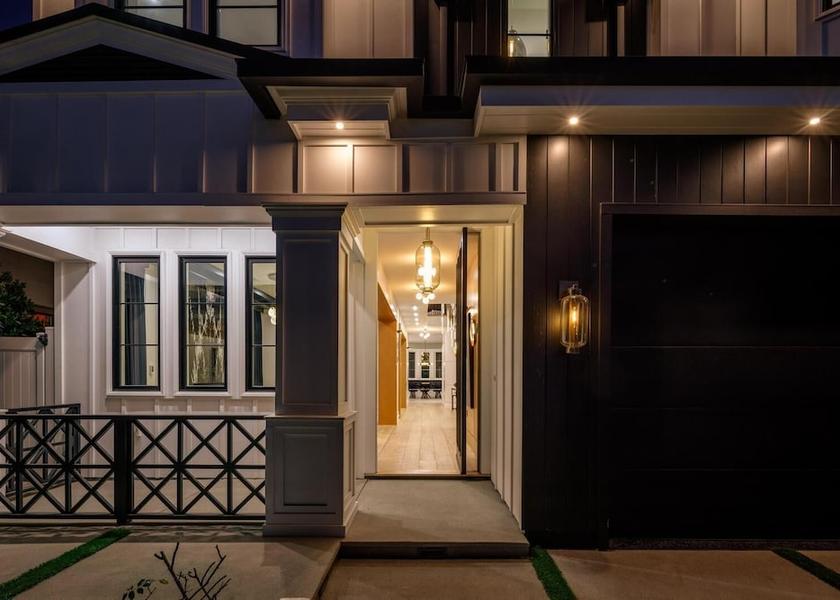 California Los Angeles Exterior Detail