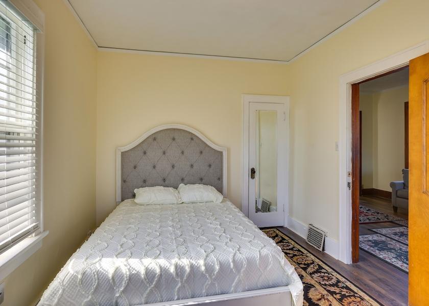 Nebraska Omaha Interior Entrance