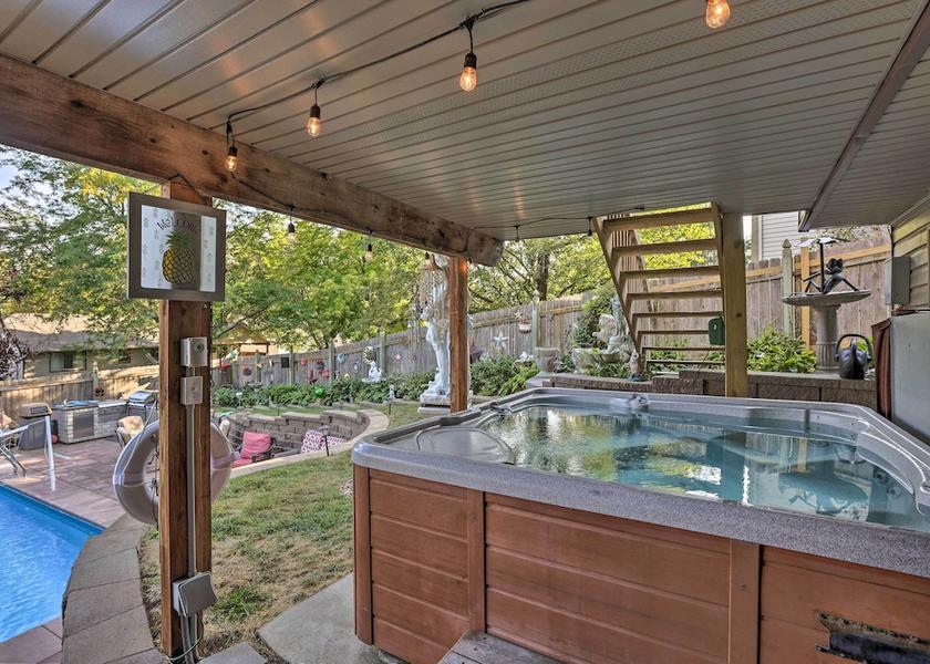 Nebraska Omaha Interior Entrance