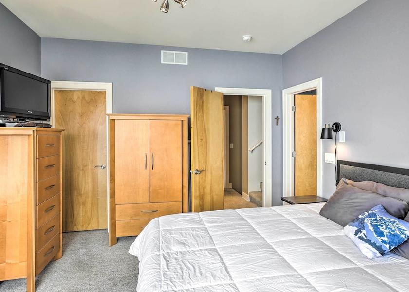 Nebraska Omaha Interior Entrance