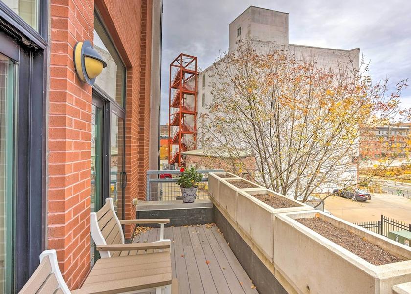 Nebraska Omaha Interior Entrance