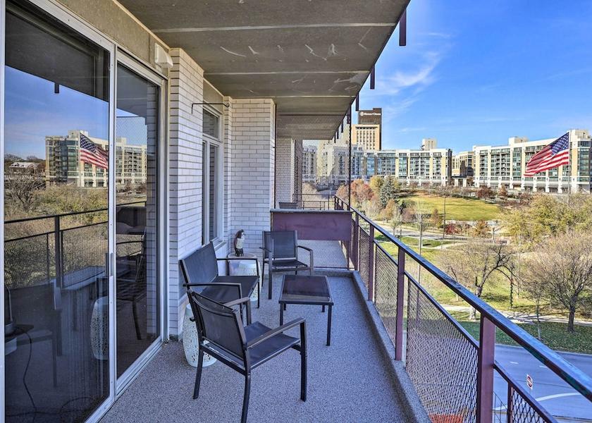 Nebraska Omaha Interior Entrance