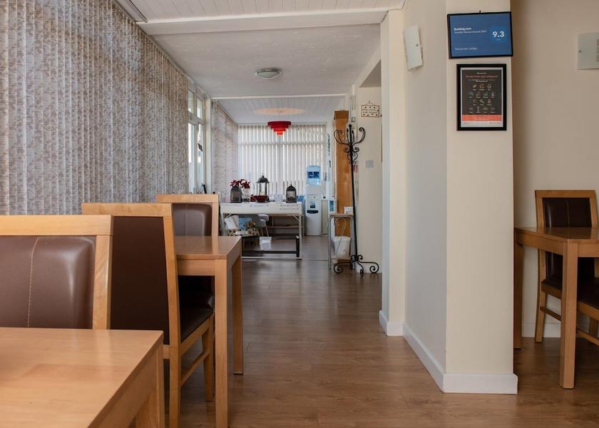 England Newquay Lobby