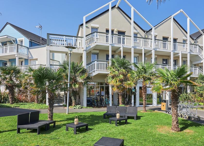 Normandy Courseulles-sur-Mer Front of property