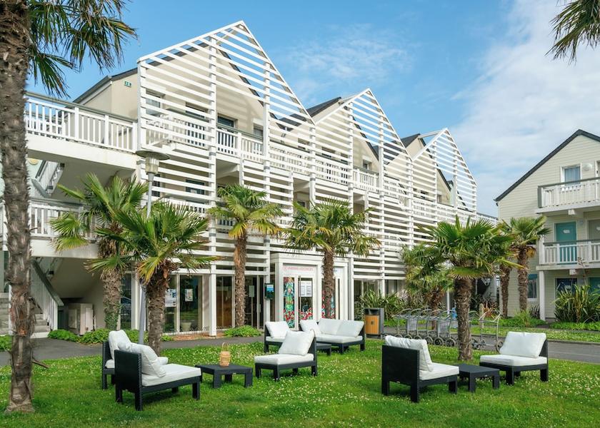Normandy Courseulles-sur-Mer Front of property