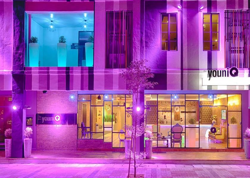 Selangor Sepang Front of property - evening/night