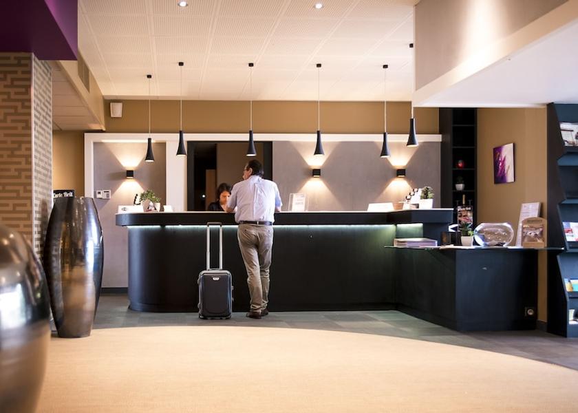 Brittany Langueux Reception