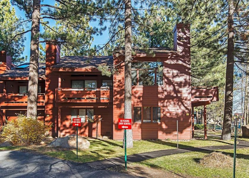 California Mammoth Lakes Exterior Detail