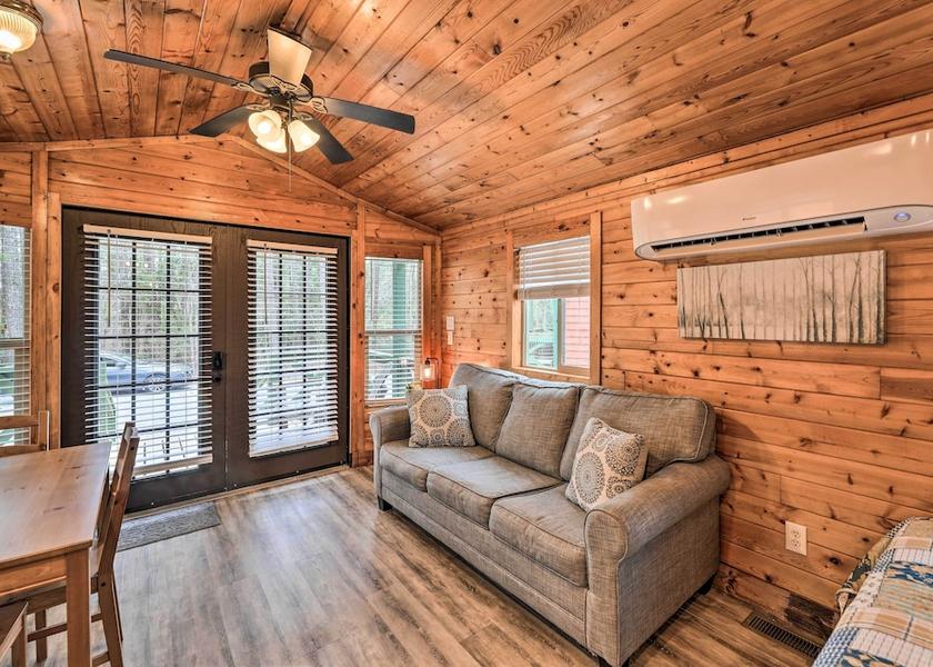 North Carolina New Bern Interior Entrance