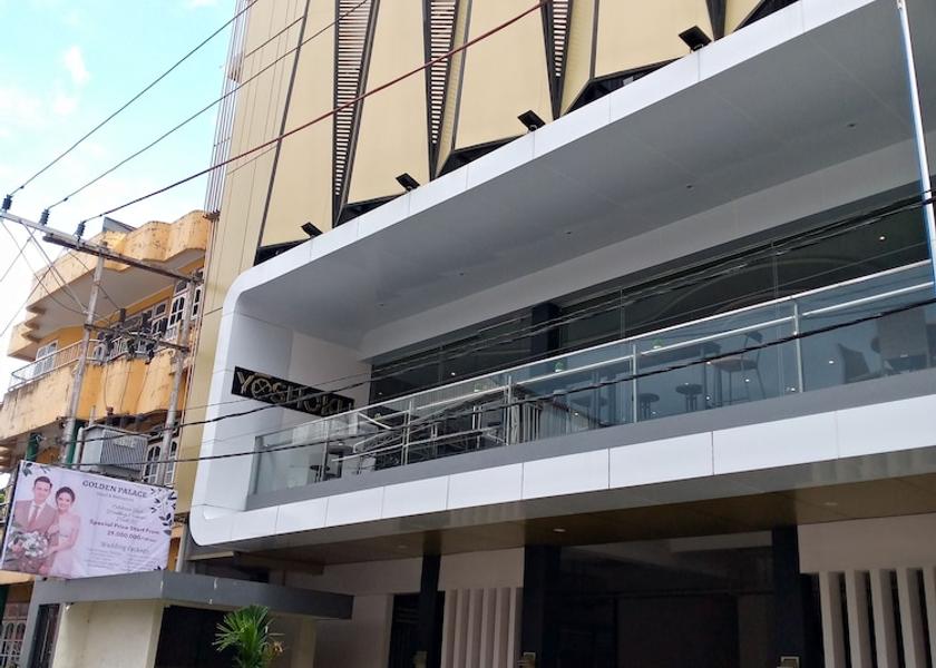  Ambon Exterior Detail