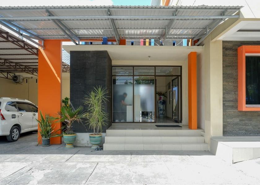  Palu Entrance