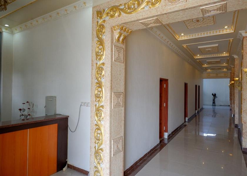  Palu Interior Entrance