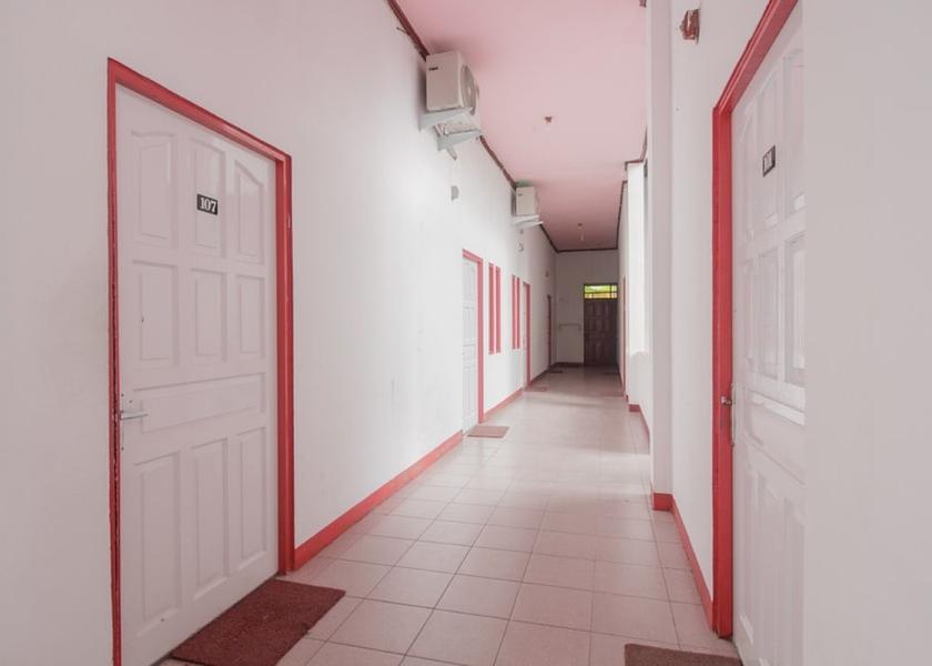  Pontianak Interior Entrance
