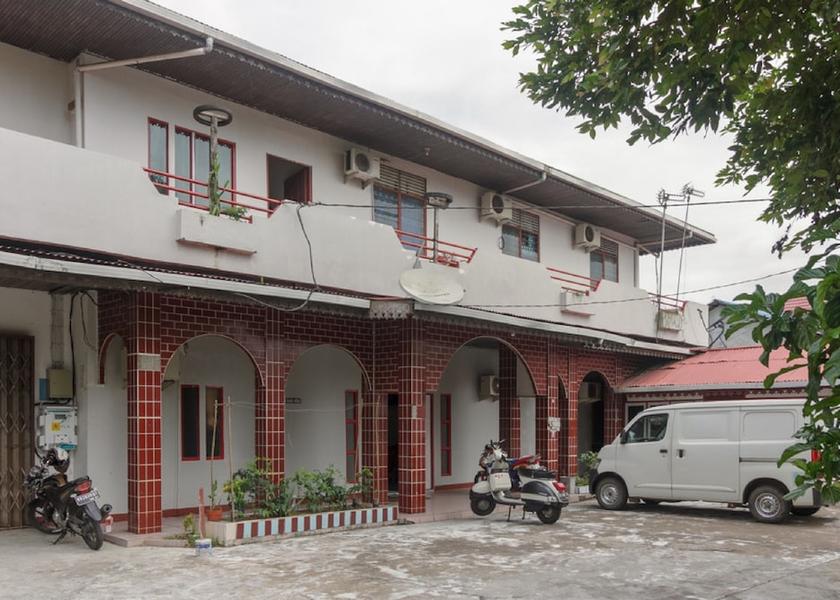  Pontianak Exterior Detail