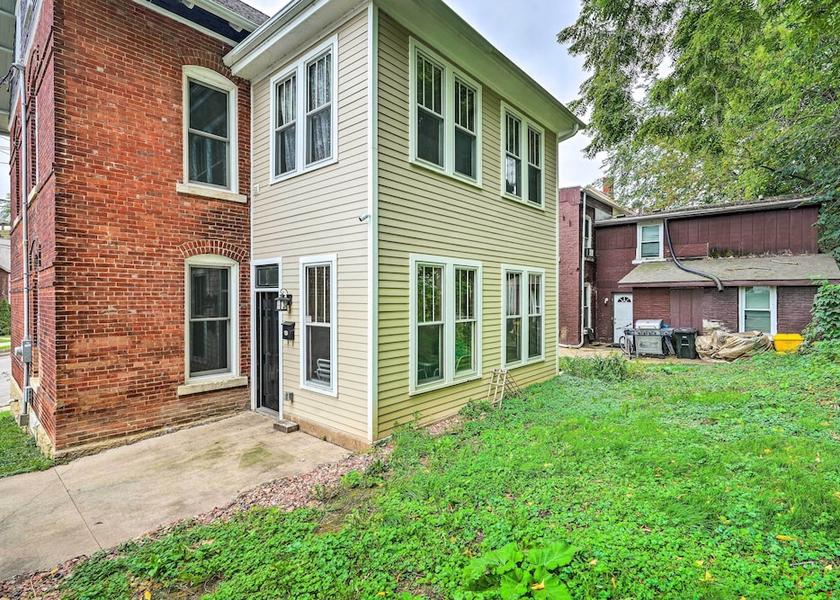 Iowa Dubuque Interior Entrance