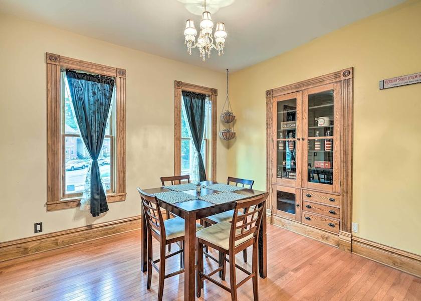 Iowa Dubuque Interior Entrance