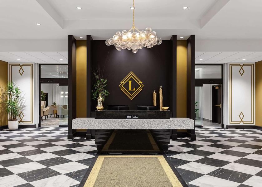 Wisconsin Green Bay Lobby