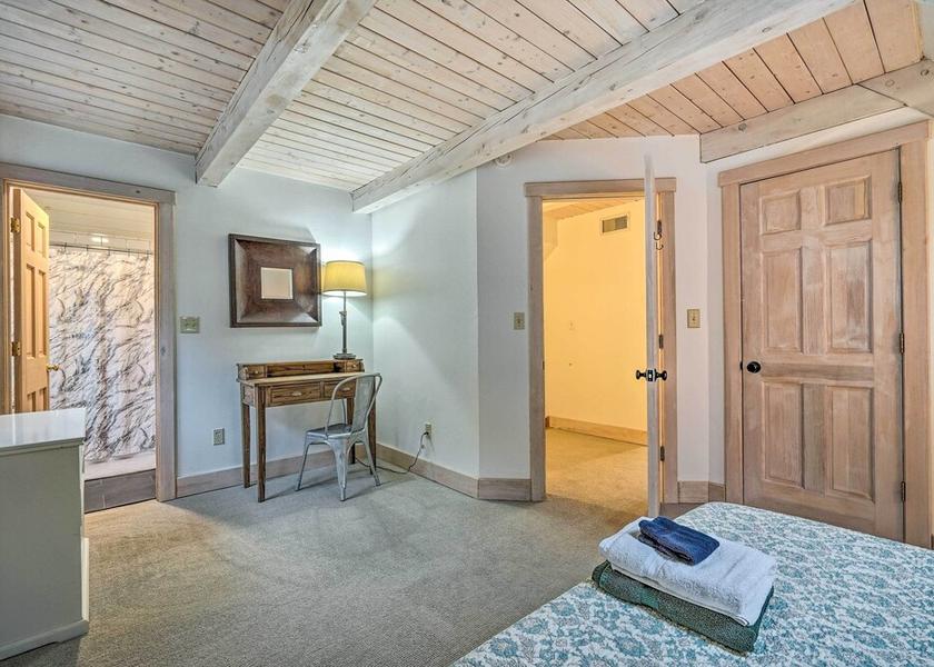 New Jersey Mount Holly Interior Entrance