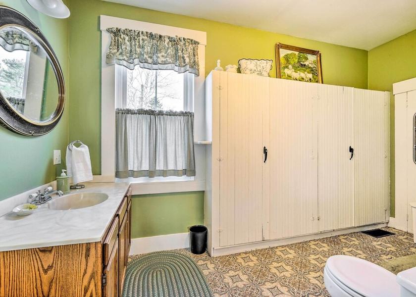 New Jersey Mount Holly Interior Entrance