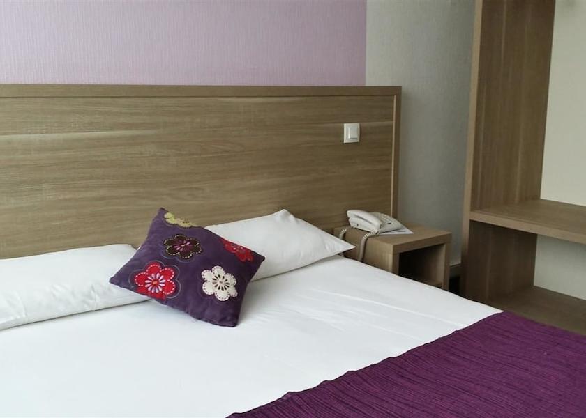Brittany Lorient Room