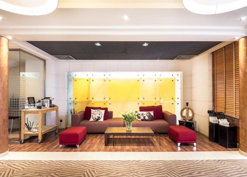 Auvergne-Rhone-Alpes Annecy Lobby