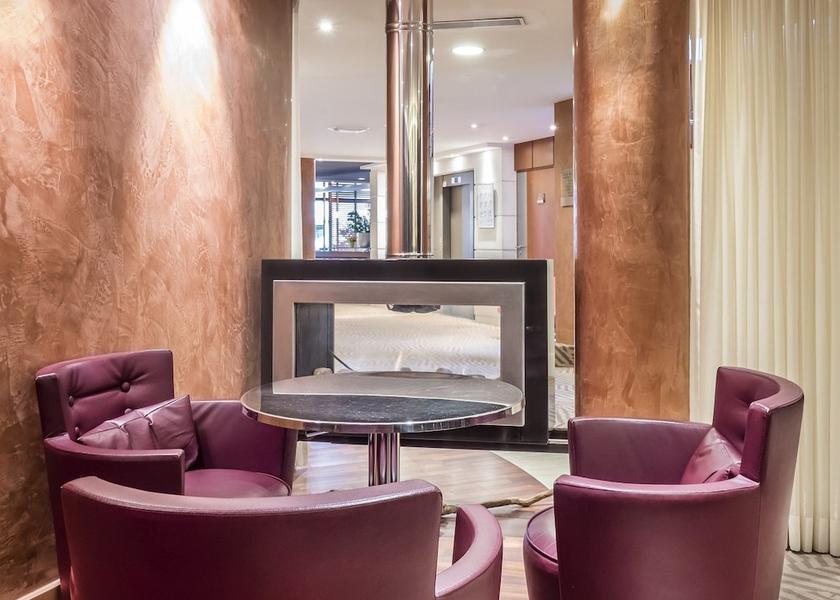 Auvergne-Rhone-Alpes Annecy Lobby