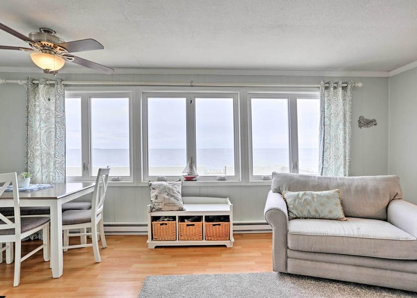 Washington Oak Harbor Interior Entrance