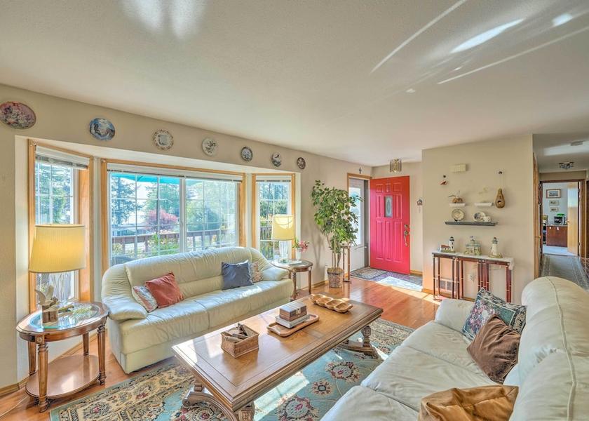 Washington Oak Harbor Interior Entrance