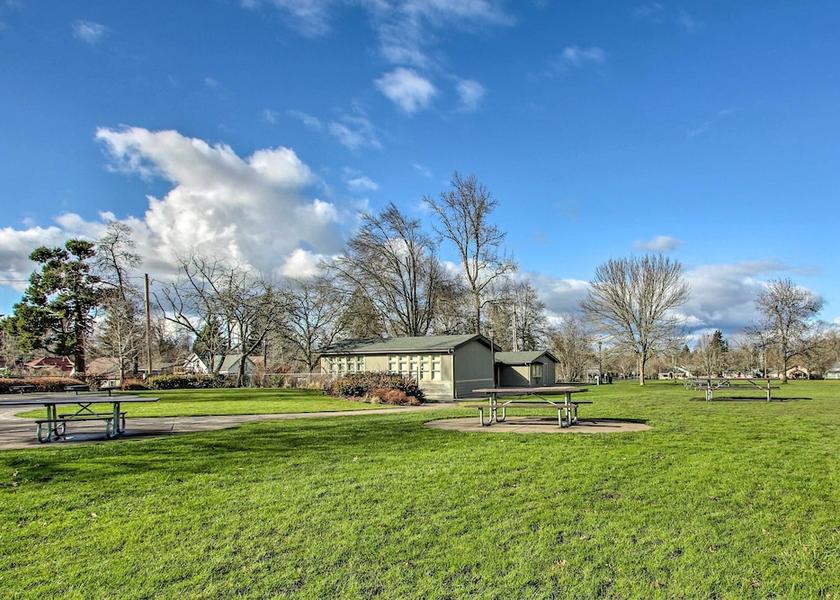 Oregon Eugene Interior Entrance