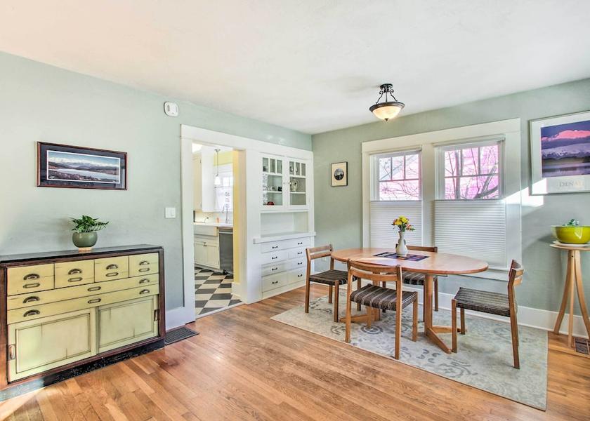 Oregon Eugene Interior Entrance