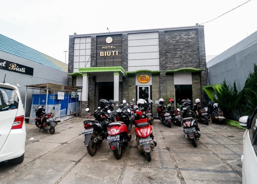  Banjarmasin Exterior Detail