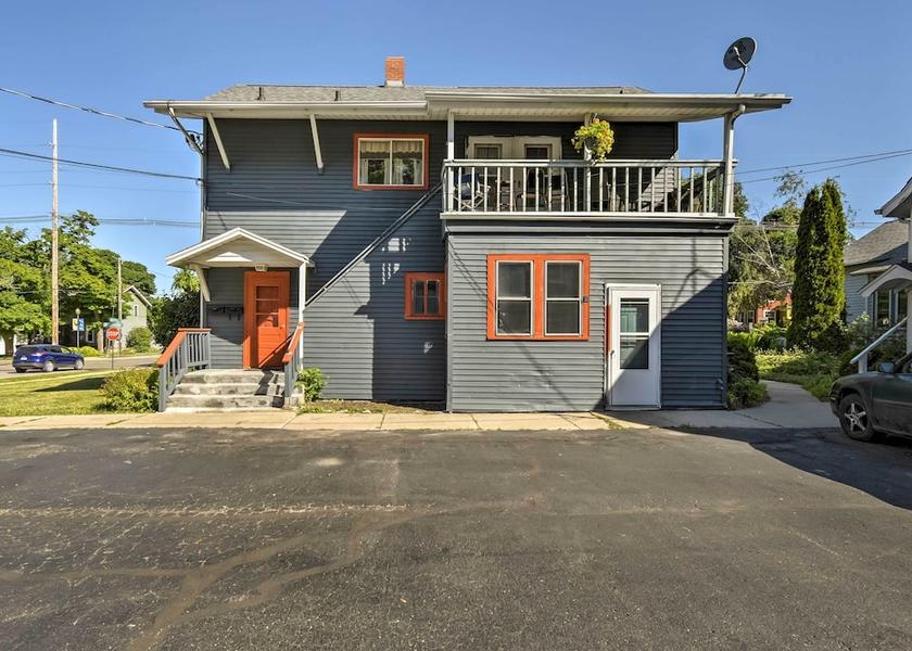 Wisconsin Sturgeon Bay Interior Entrance