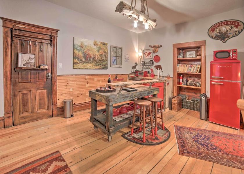 Wisconsin Sturgeon Bay Interior Entrance