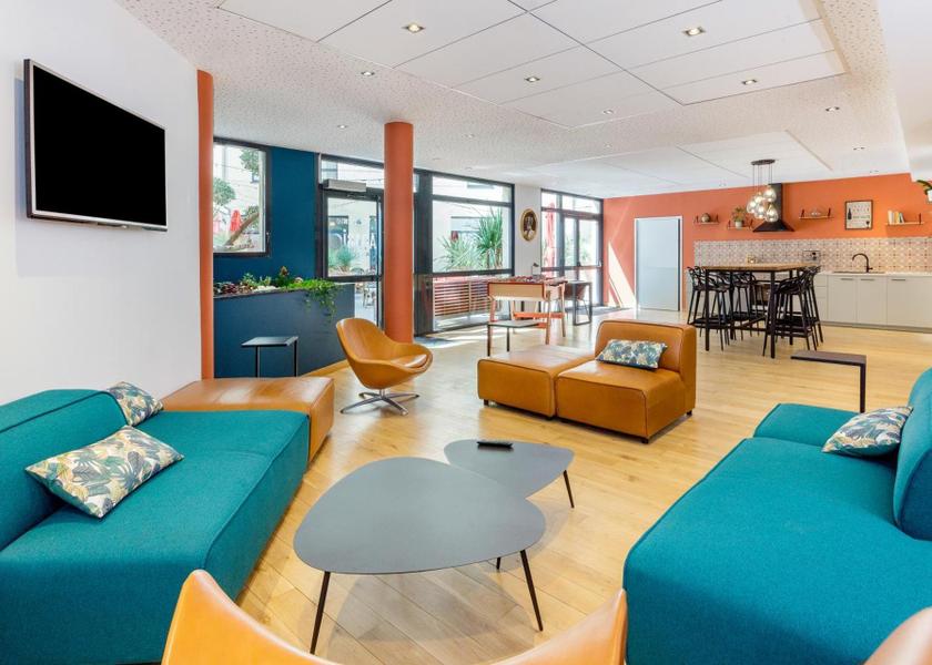Occitanie Montpellier shared lounge/tv area