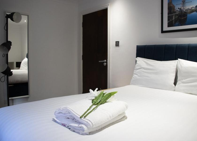 England Liverpool Room