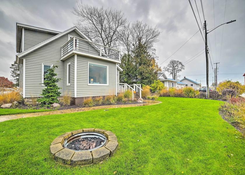 Michigan Manistee Interior Entrance
