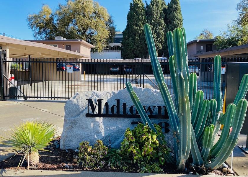 California Visalia Exterior Detail