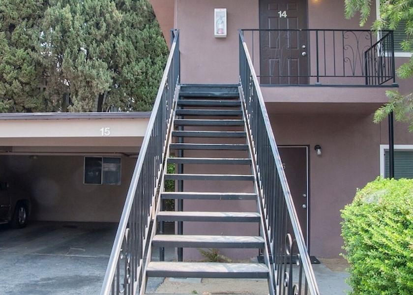 California Visalia Exterior Detail