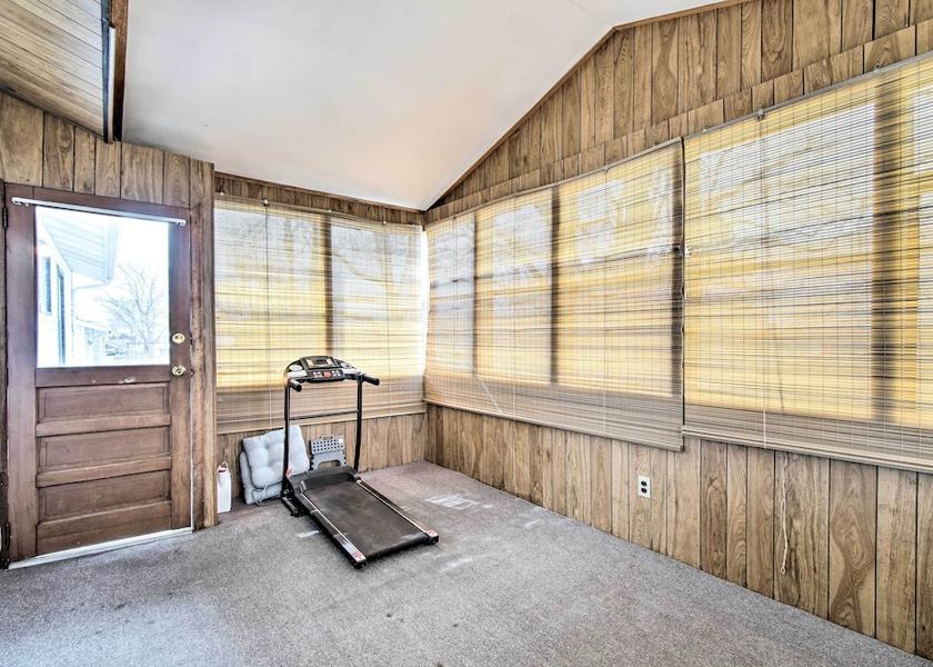 Iowa Cedar Rapids Interior Entrance