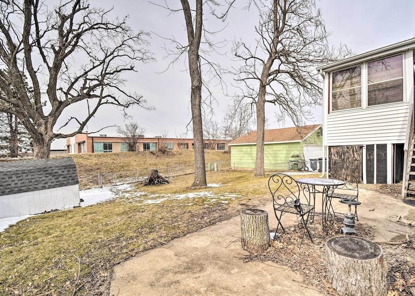 Iowa Cedar Rapids Interior Entrance
