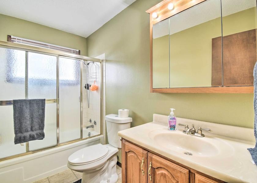 Iowa Cedar Rapids Interior Entrance