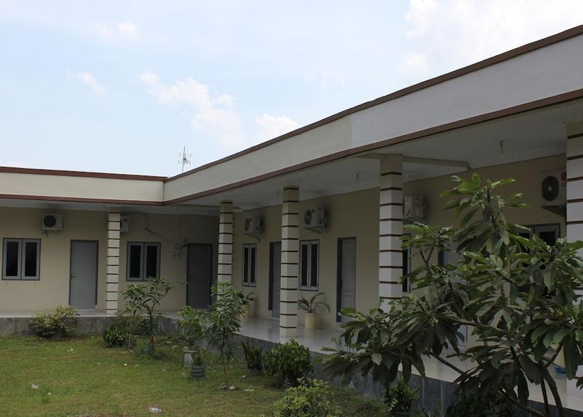  Medan Exterior Detail