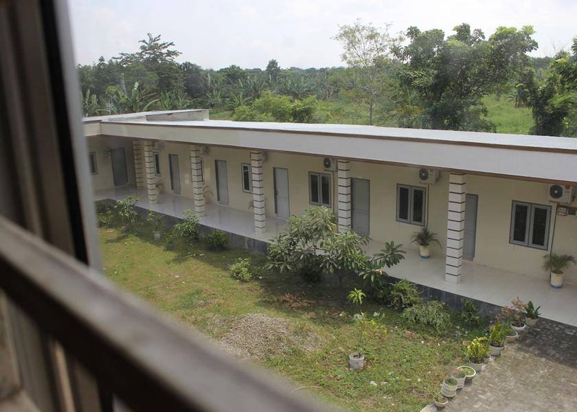  Medan Exterior Detail