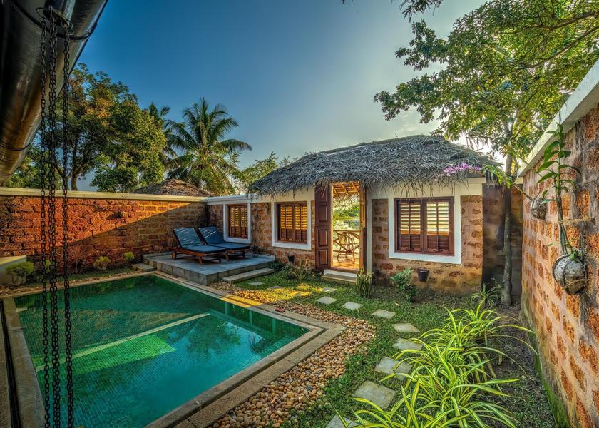 Kerala Kumarakom Pool