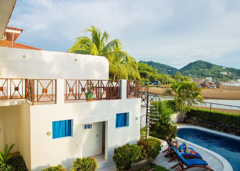 Rivas (department) San Juan del Sur Exterior Detail