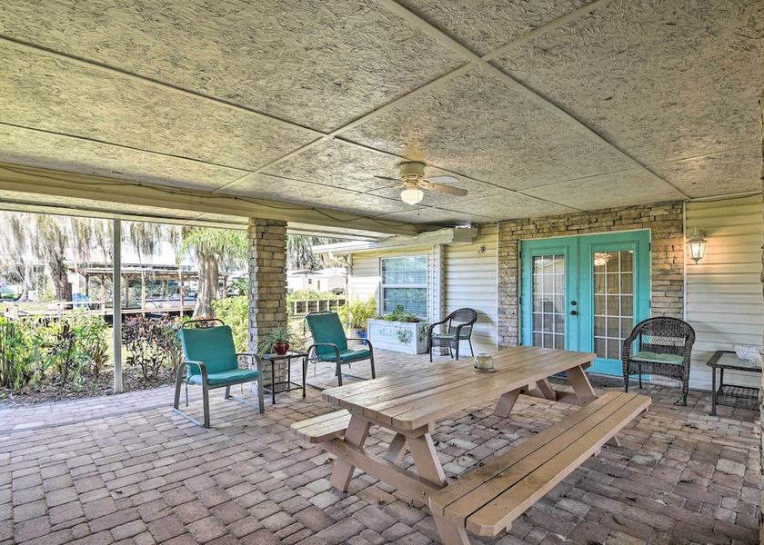 Florida Crescent City Interior Entrance
